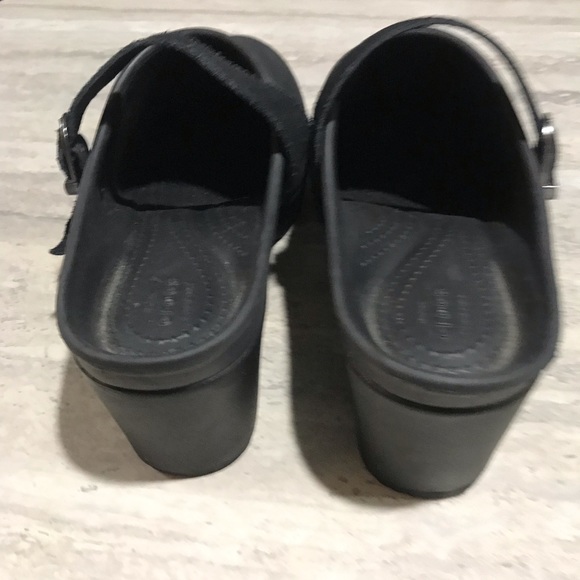 Crocs Closed Sandals with Strap - Picture 4 of 8
